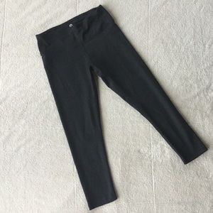 90 Degree Cropped Leggings Size XS